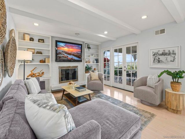 7753 Via Capri, La Jolla, CA 92037