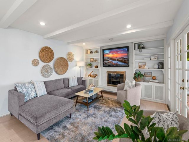 7753 Via Capri, La Jolla, CA 92037