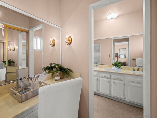 7753 Via Capri, La Jolla, CA 92037