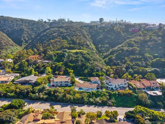 7753 Via Capri, La Jolla, CA 92037