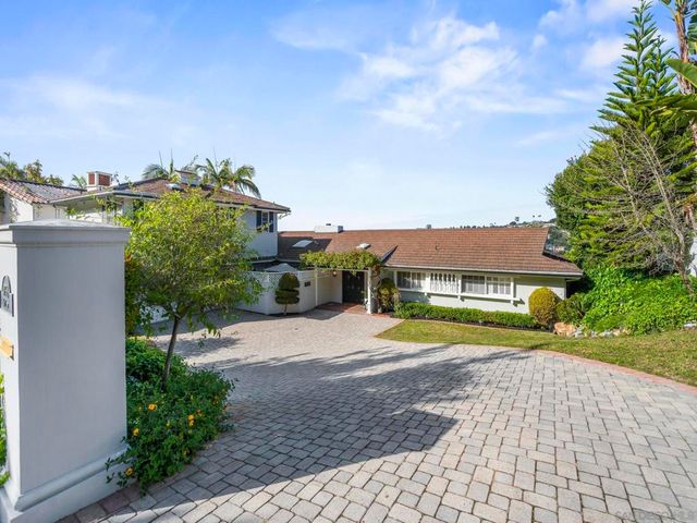 7753 Via Capri, La Jolla, CA 92037