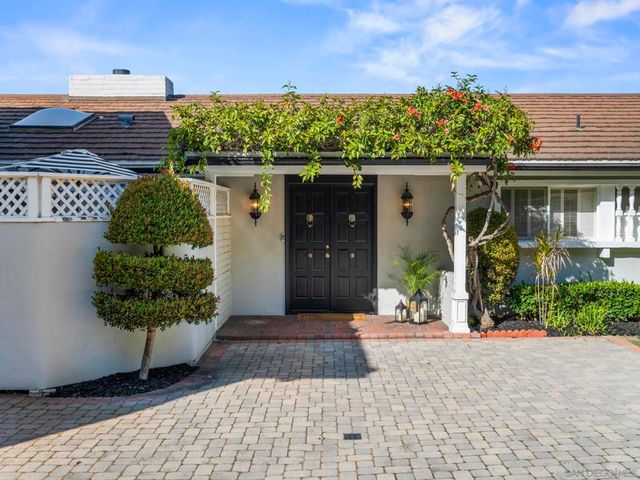 7753 Via Capri, La Jolla, CA 92037