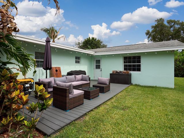 3743 NE Barbara Drive, Jensen Beach, FL 34957