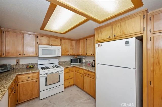 31310 Oakleaf, Running Springs, CA 92382