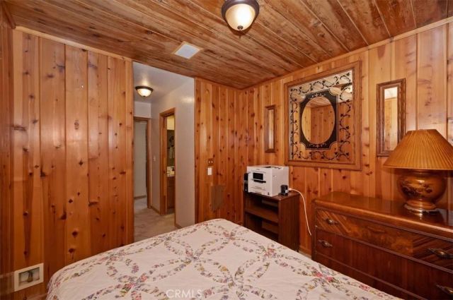 31310 Oakleaf, Running Springs, CA 92382
