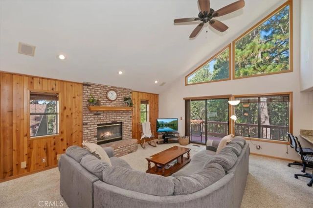 31310 Oakleaf, Running Springs, CA 92382