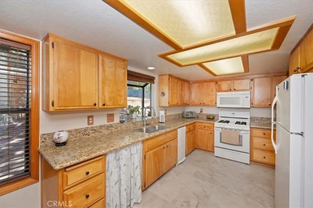 31310 Oakleaf, Running Springs, CA 92382