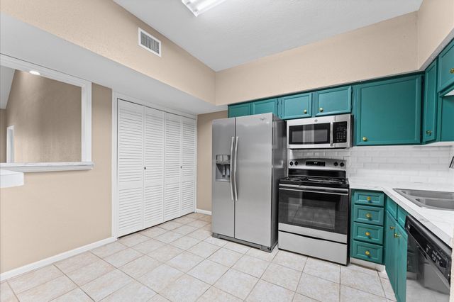 2100 Tanglewilde Street 404, Houston, TX 77063