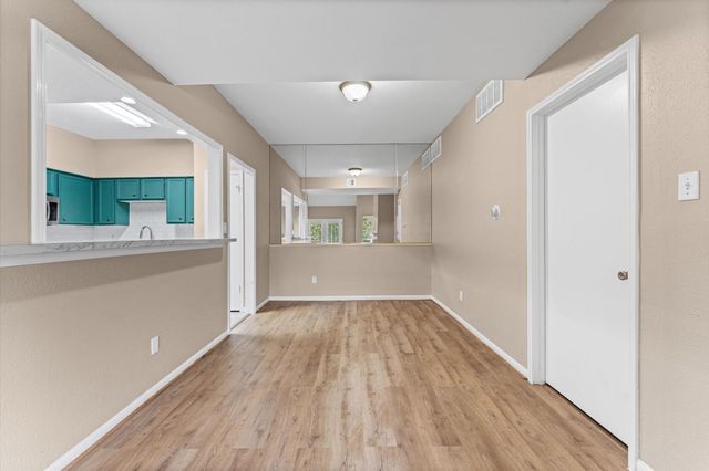 2100 Tanglewilde Street 404, Houston, TX 77063