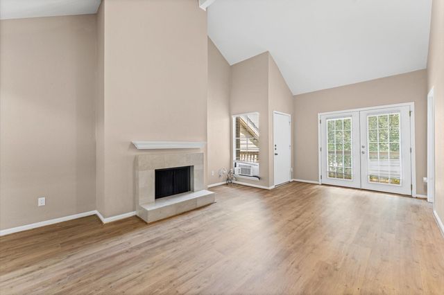 2100 Tanglewilde Street 404, Houston, TX 77063