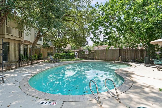 2100 Tanglewilde Street 404, Houston, TX 77063