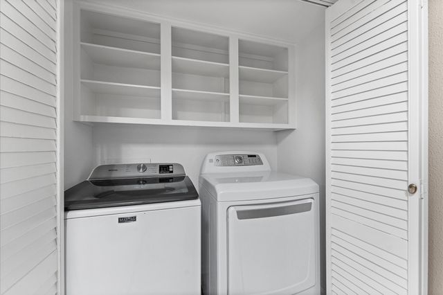 2100 Tanglewilde Street 404, Houston, TX 77063
