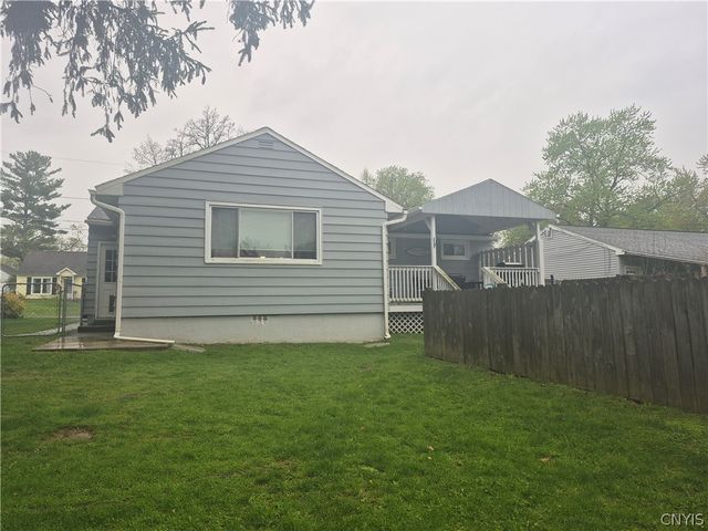 210 Pleasantview Drive, Salina, NY 13088