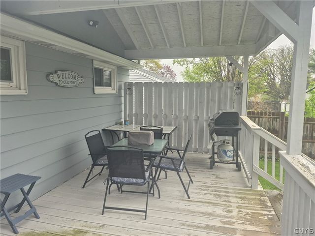 210 Pleasantview Drive, Salina, NY 13088
