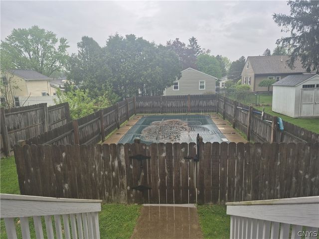 210 Pleasantview Drive, Salina, NY 13088