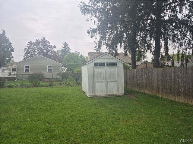 210 Pleasantview Drive, Salina, NY 13088
