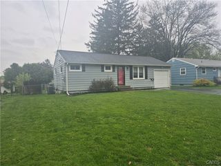 210 Pleasantview Drive, Salina, NY 13088