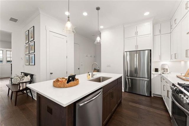 2006 Cottonwood Lane, Woodstock, GA 30188