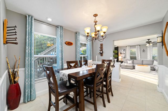 1045 Raintree Lane, Wellington, FL 33414