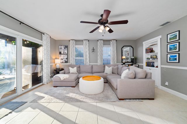 1045 Raintree Lane, Wellington, FL 33414