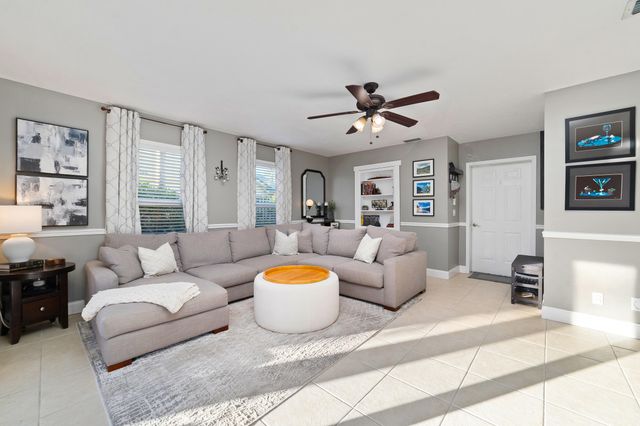 1045 Raintree Lane, Wellington, FL 33414