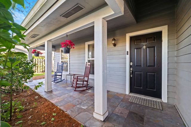 1045 Raintree Lane, Wellington, FL 33414