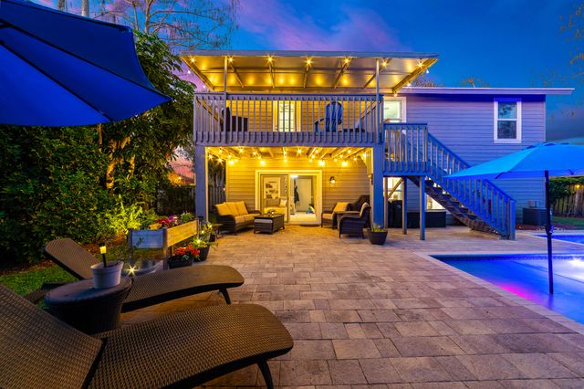 1045 Raintree Lane, Wellington, FL 33414