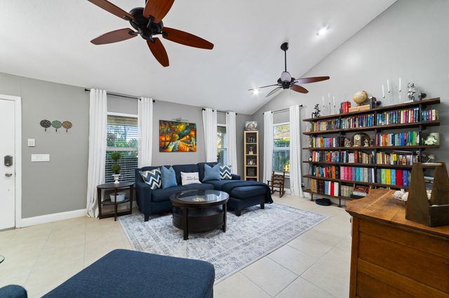 1045 Raintree Lane, Wellington, FL 33414