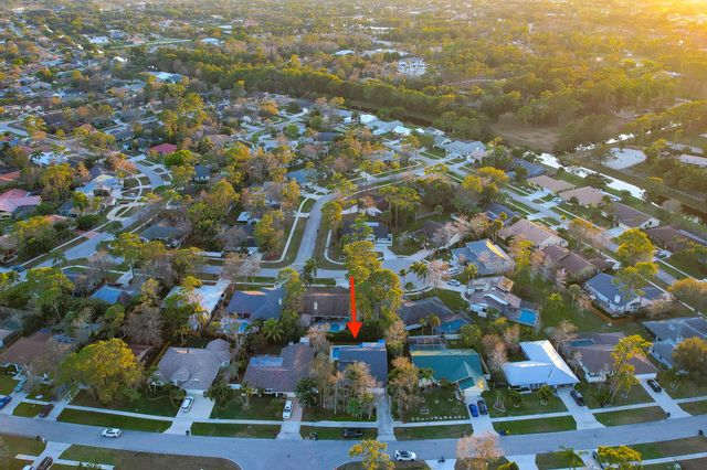 1045 Raintree Lane, Wellington, FL 33414