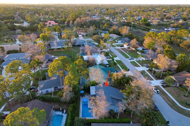 1045 Raintree Lane, Wellington, FL 33414