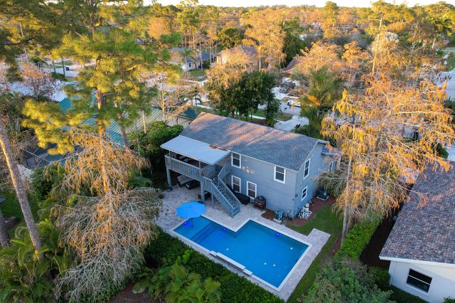 1045 Raintree Lane, Wellington, FL 33414