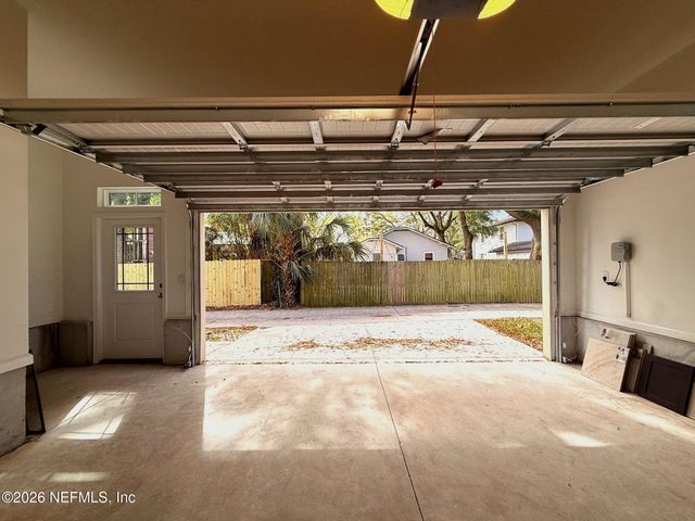 2913 FLEUR LN Lane, Jacksonville, FL 32205