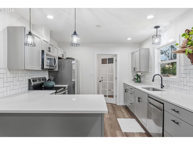 2828 FIR St, Longview, WA 98632