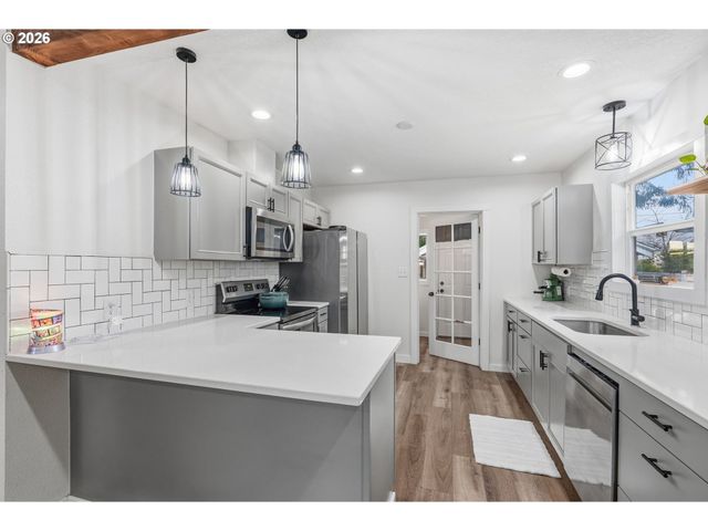 2828 FIR St, Longview, WA 98632
