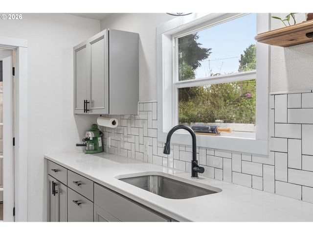 2828 FIR St, Longview, WA 98632