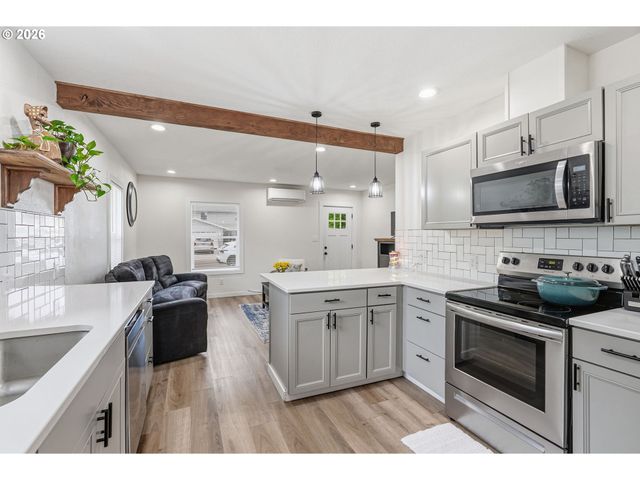 2828 FIR St, Longview, WA 98632
