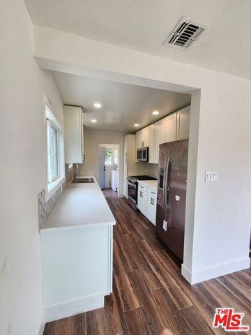 6639 Chimineas Avenue, Reseda, CA 91335