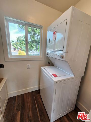 6639 Chimineas Avenue, Reseda, CA 91335