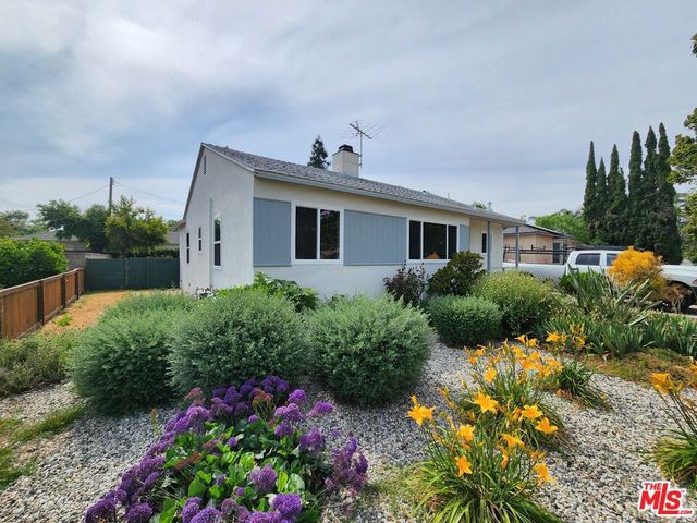 6639 Chimineas Avenue, Reseda, CA 91335