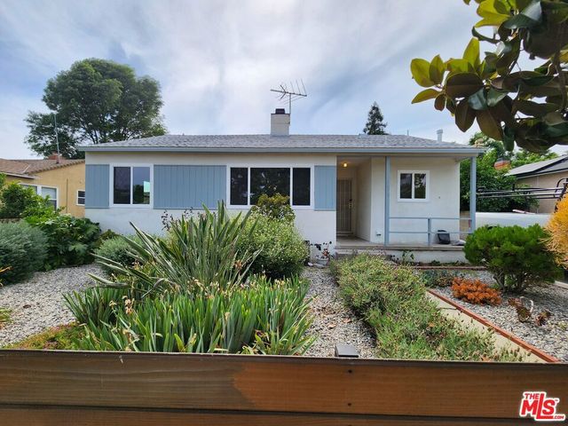 6639 Chimineas Avenue, Reseda, CA 91335