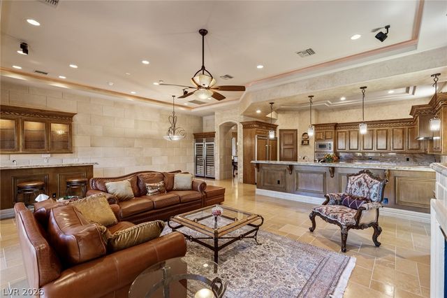 9724 Verlaine Court, Las Vegas, NV 89145