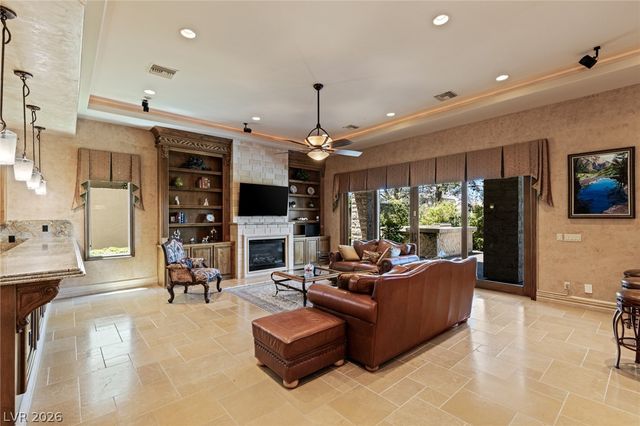 9724 Verlaine Court, Las Vegas, NV 89145