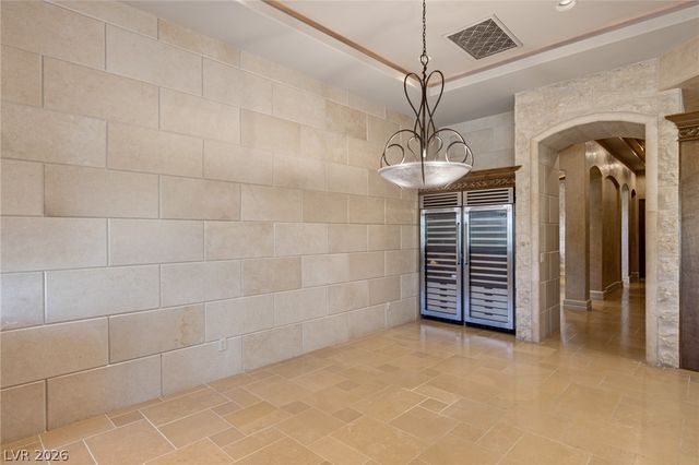 9724 Verlaine Court, Las Vegas, NV 89145