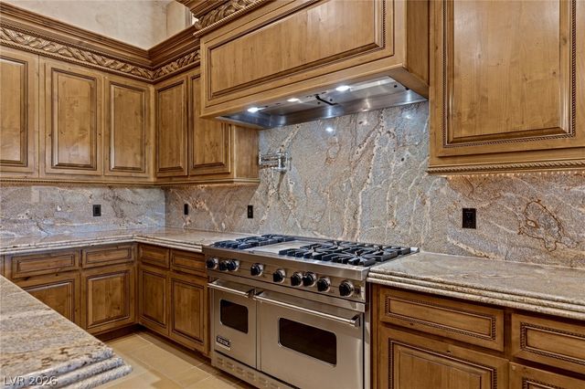 9724 Verlaine Court, Las Vegas, NV 89145