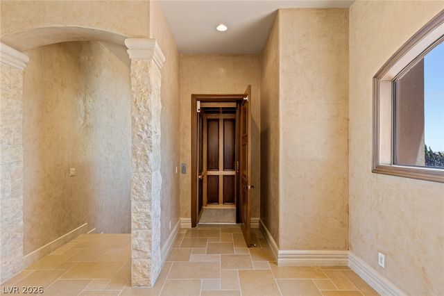 9724 Verlaine Court, Las Vegas, NV 89145