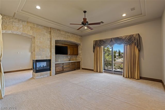 9724 Verlaine Court, Las Vegas, NV 89145