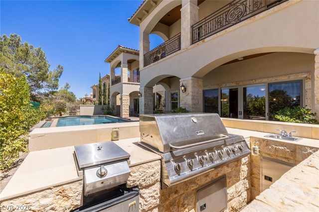 9724 Verlaine Court, Las Vegas, NV 89145