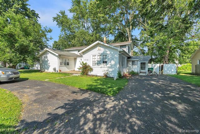 5706 Cardwell Street, Garden City, MI 48135