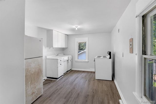 5706 Cardwell Street, Garden City, MI 48135