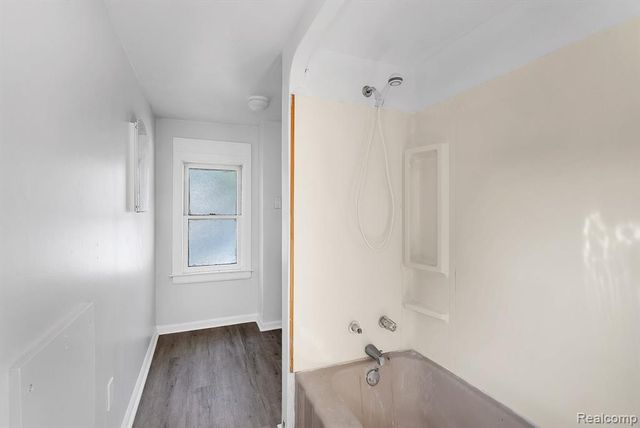 5706 Cardwell Street, Garden City, MI 48135